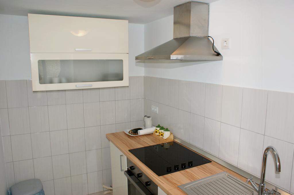 Apartments Cezar Vinkuran Exterior photo