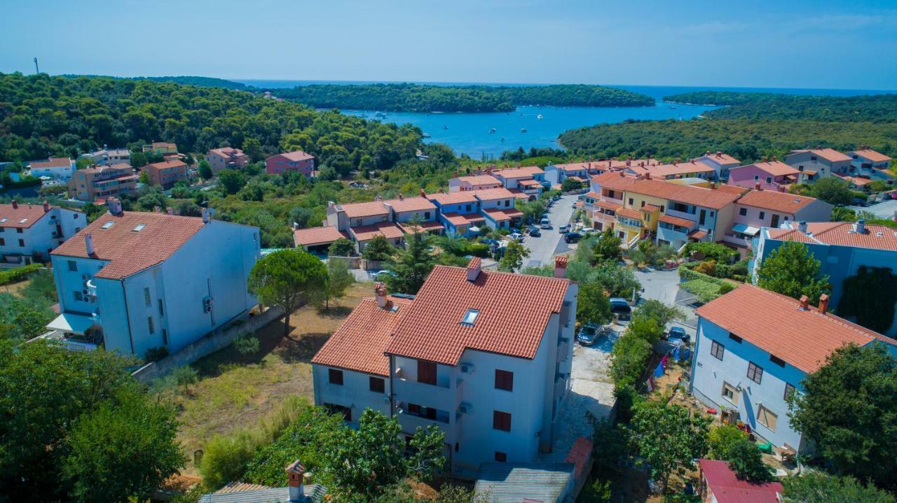 Apartments Cezar Vinkuran Exterior photo