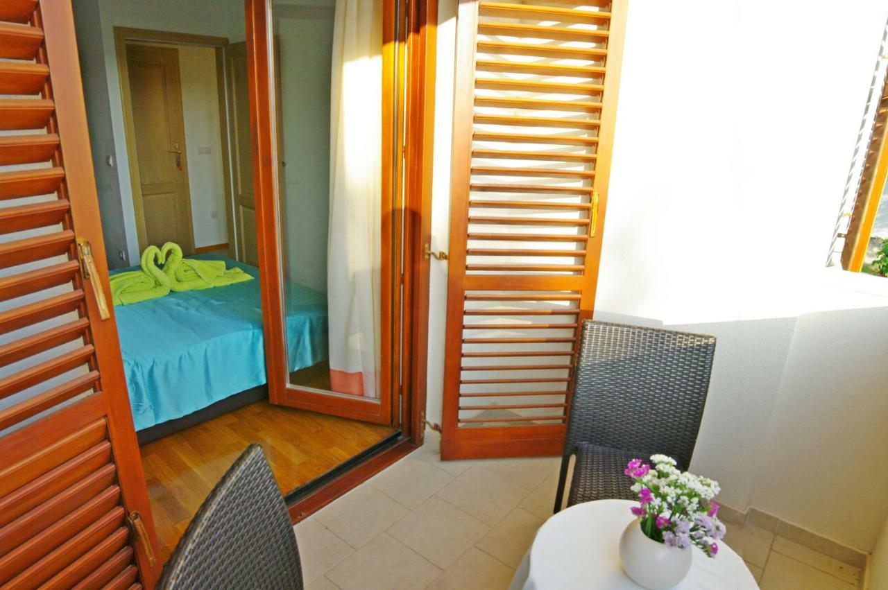Apartments Cezar Vinkuran Exterior photo