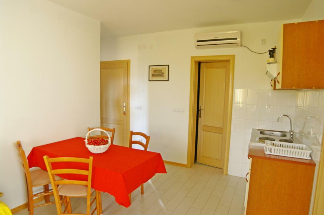 Apartments Cezar Vinkuran Exterior photo