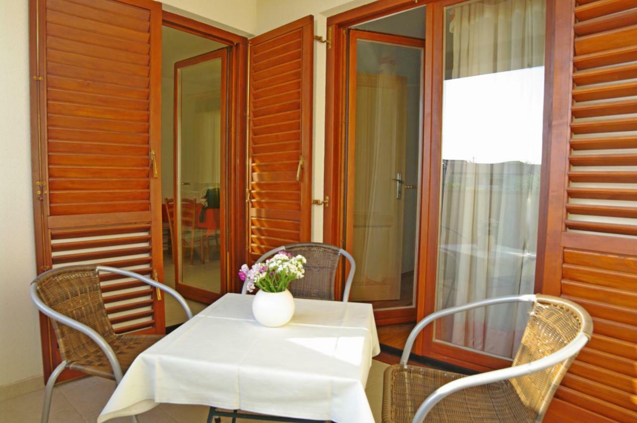 Apartments Cezar Vinkuran Exterior photo